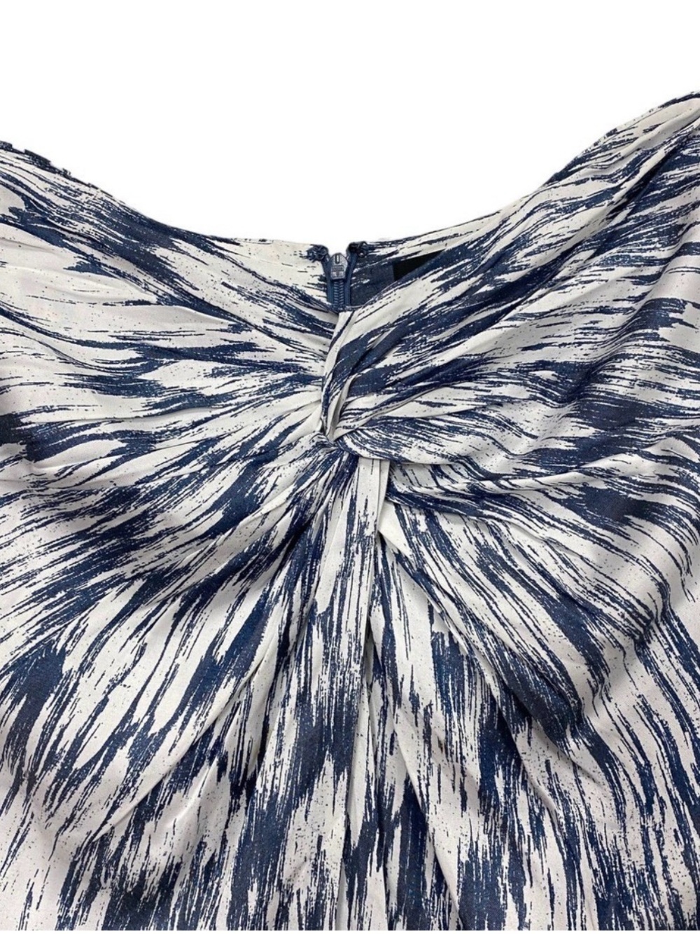 Club Monaco Navy and White Printed Wrap-Style Skirt, size 6, worn once